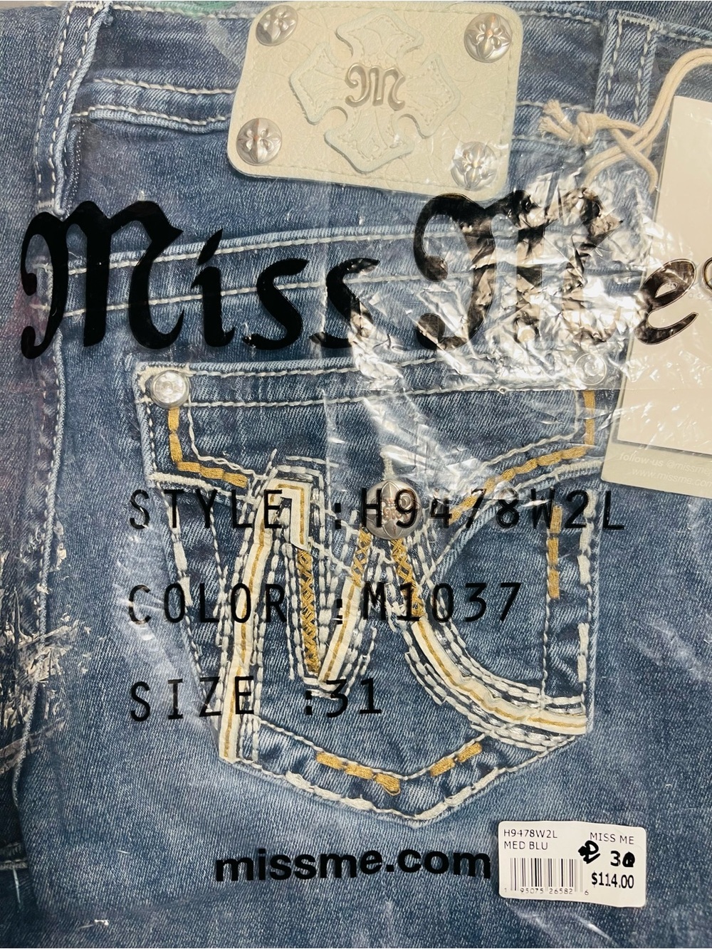 Miss Me Maya Logo Beautiful pair of denim jeans featuring the signature M